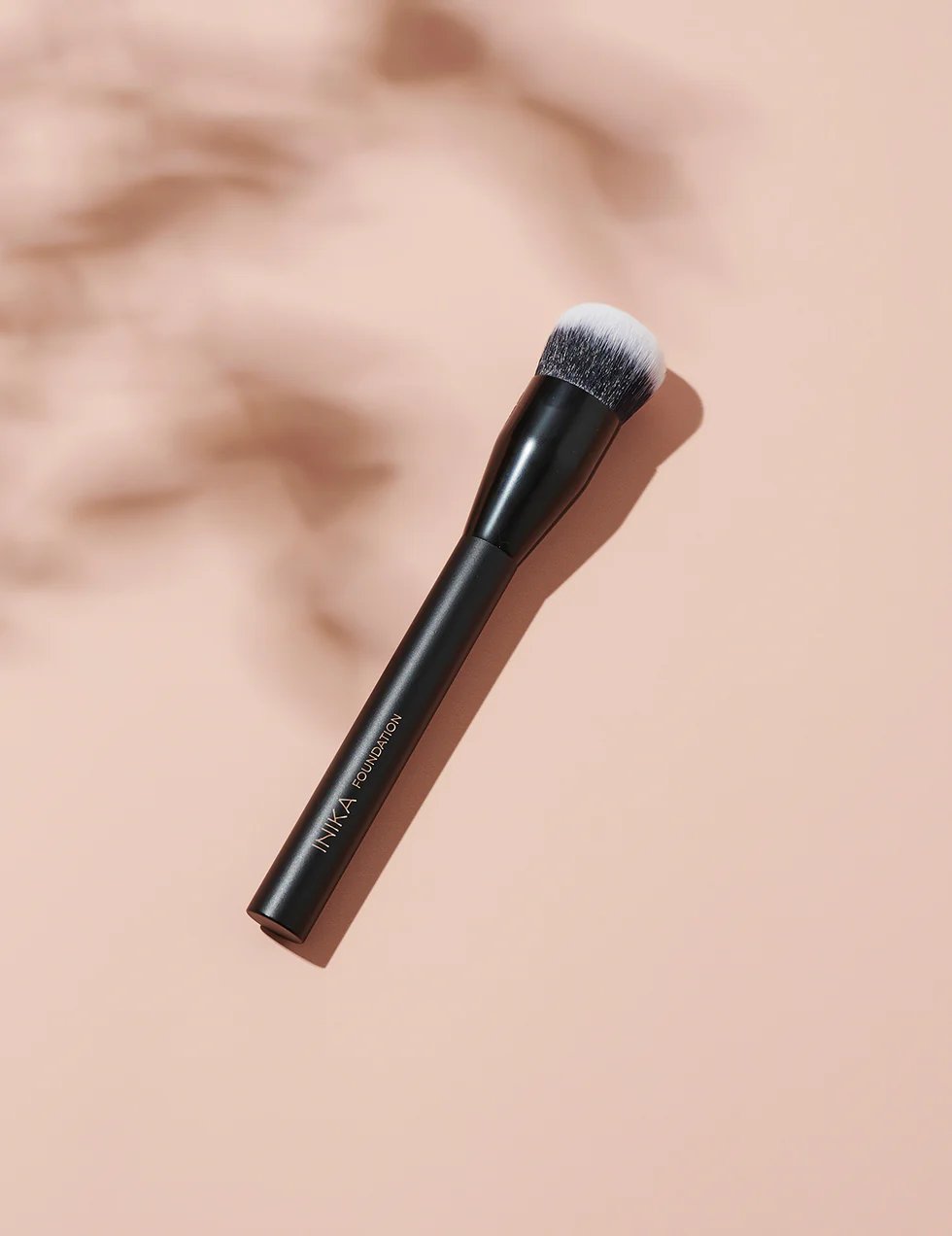 inika organic foundation brush