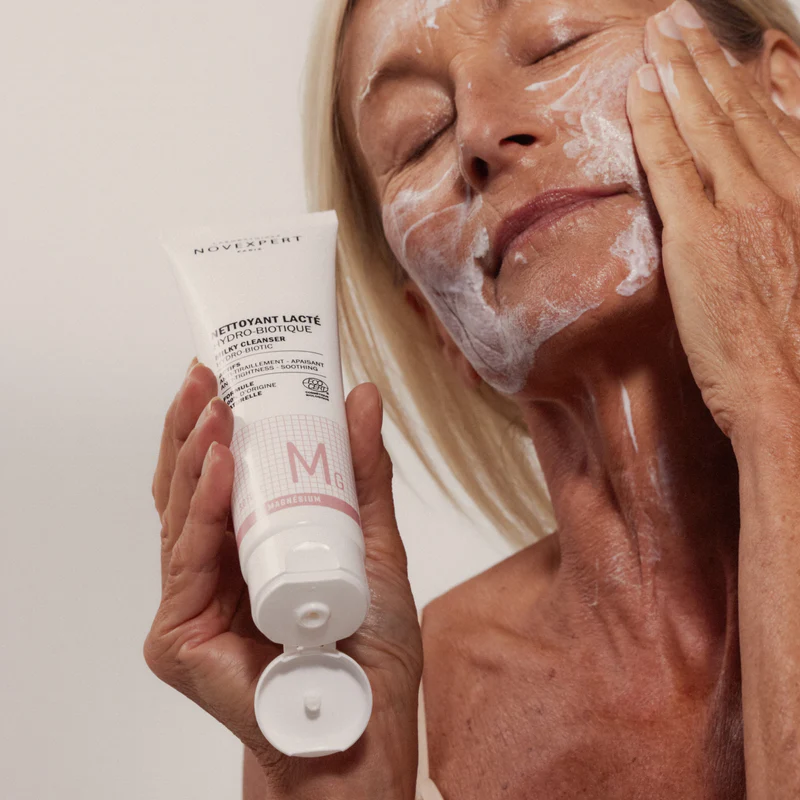 novexpert hydro biotic milky cleanser